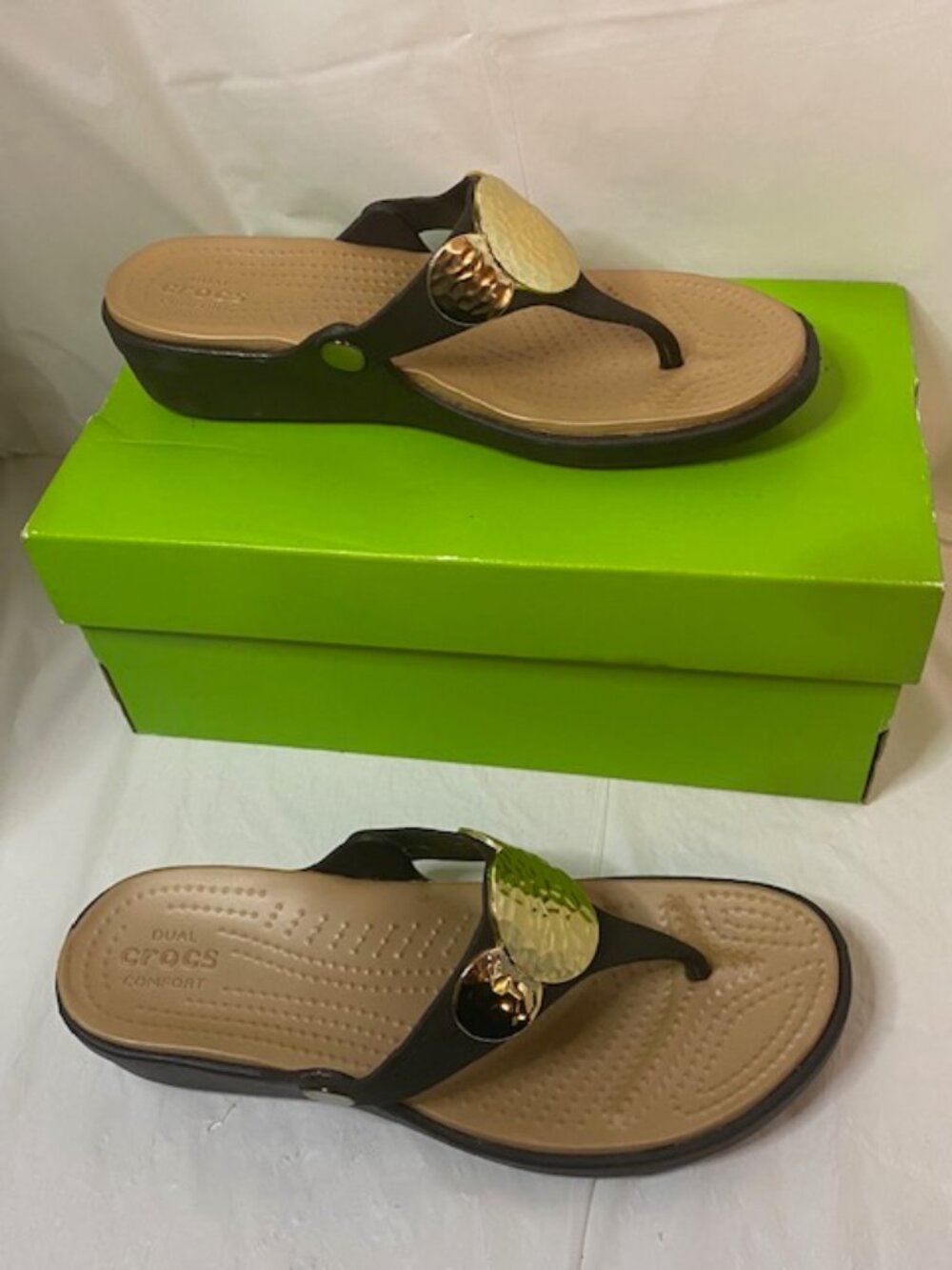 Crocs Sanrah Wedge Sandals Brown/gold, Women's Size 8 - Picture 3 of 8